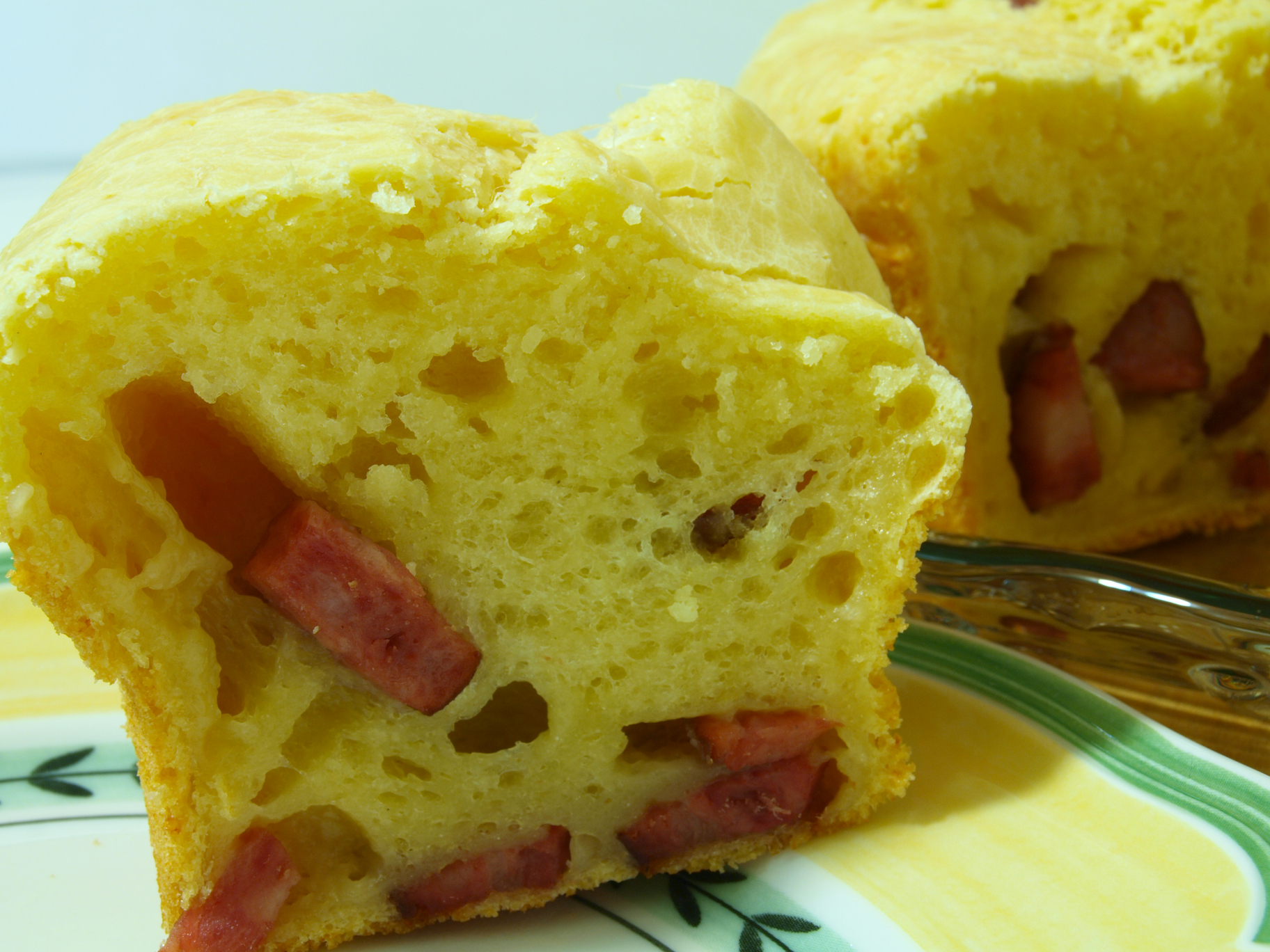 Bolo Pão de Queijo com Calabresa